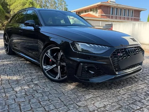 Audi RS4 Avant quattro tiptronic