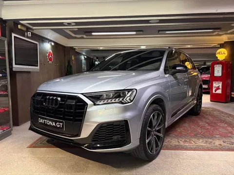 AUDI Q7 Black line plus 50 TDI 210kWq. tip.