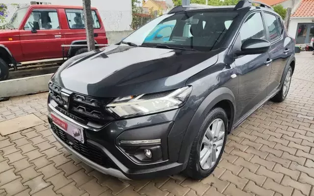 Dacia Sandero 2022 2.4 Longa teto alto Nacional 1 dono