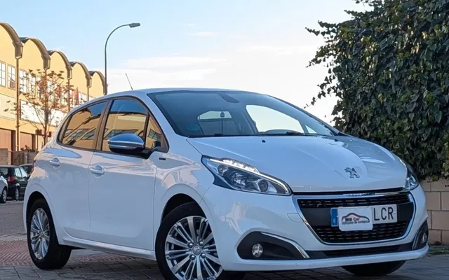 PEUGEOT 208 208 1.5BlueHDi S&S Signature 100