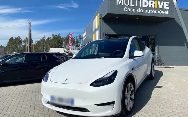 Tesla Model Y Standard RWD