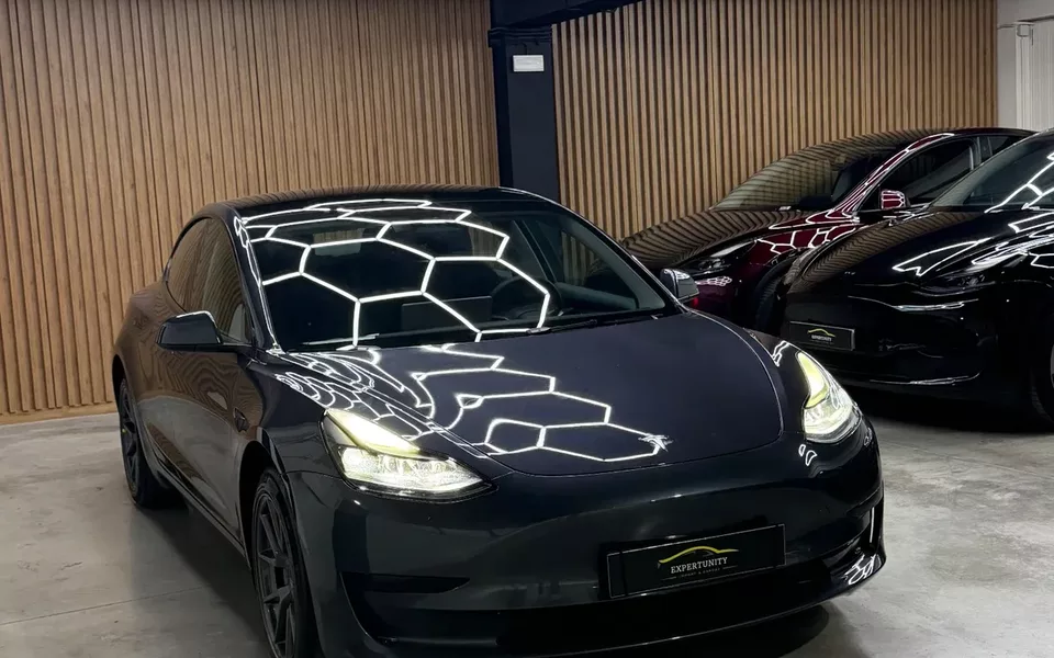 Tesla Model 3 Standard RWD