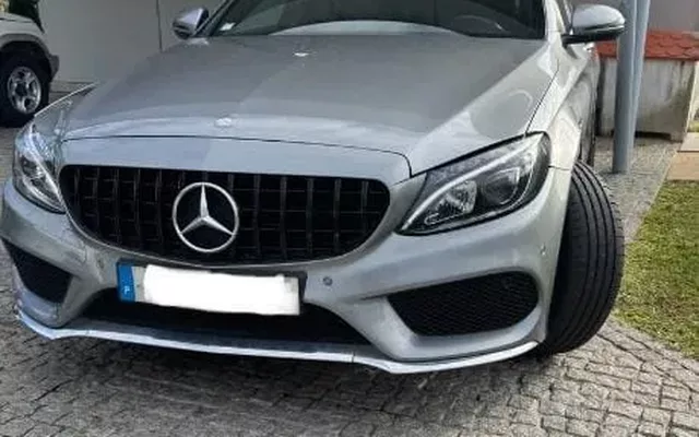 Mercedes-Benz A 210