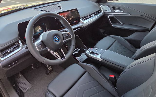 BMW iX1