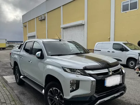 Mitsubishi L200 2.3 DI-D Strakar Space Cab 1st Edition AT 4WD