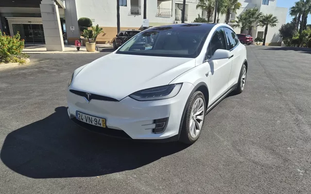 Tesla Model X 100D