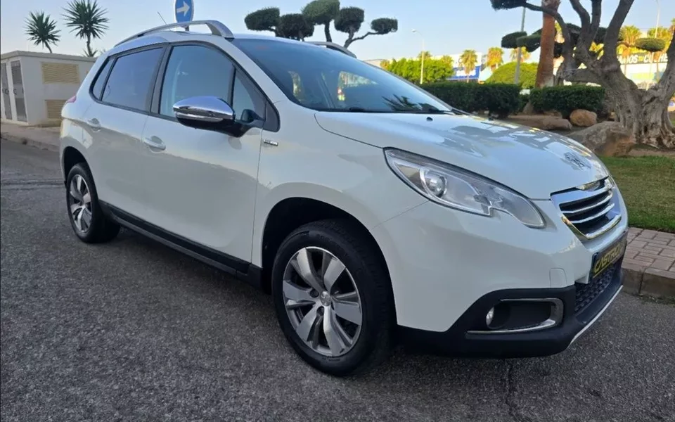 PEUGEOT 2008 2008 1.2 PureTech Style 82