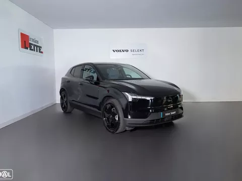 Volvo EX30 69 kWh Single Motor Extended Range Black Edition