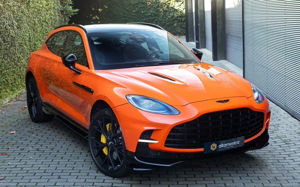 Aston Martin DBX 707