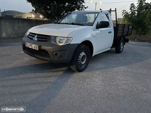 Mitsubishi L200 2.5 DI-D CS Inform AC CC Low Rider 2WD