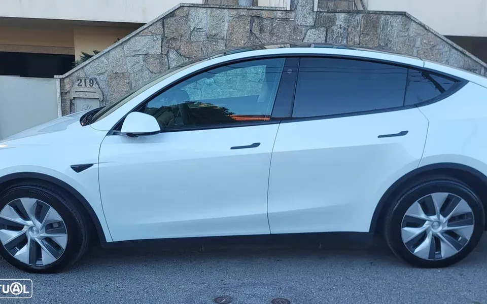 Tesla Model Y Tração Traseira