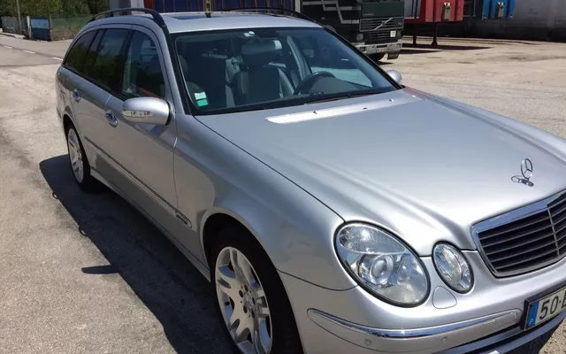 Mercedes-Benz E 320