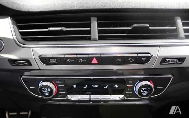 AUDI Q7 Q7 3.0TDI sport quattro tiptronic 200kW
