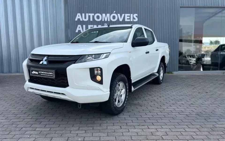 Mitsubishi L200 2.3 DI-D CD Invite 4WD