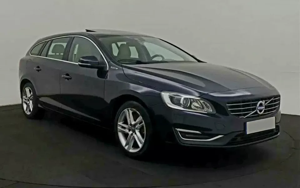 Volvo V60 2.4 D6 R-Design Sum.AWD Phev