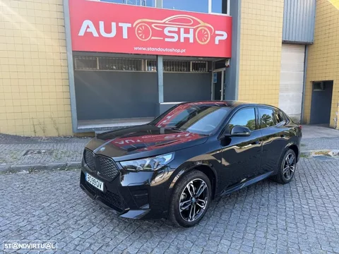 BMW iX2 eDrive20 Pack Desportivo M