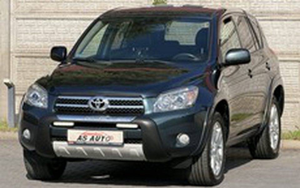 Toyota RAV-4 III 2.2dm³ 136KM