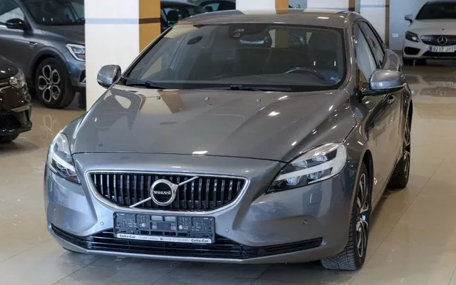 VOLVO V40 V40 D3 Momentum Aut. 150