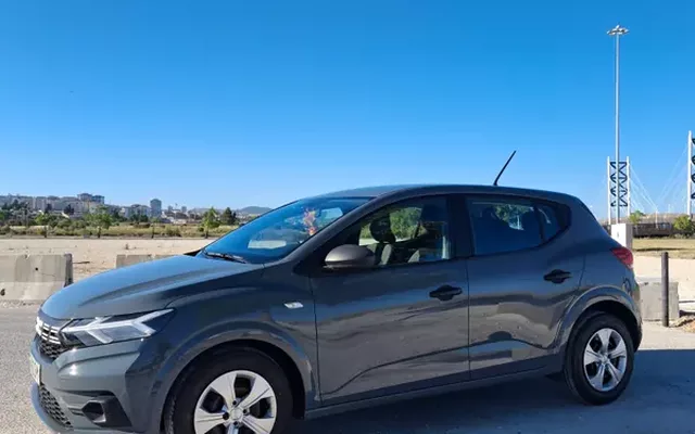 Dacia Sandero 2023 1.0 SCe Essential
