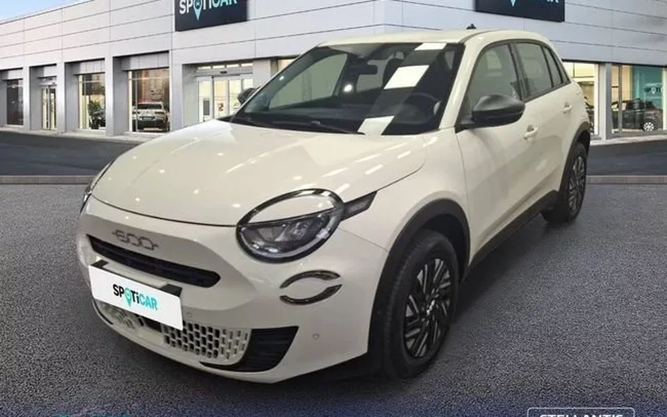 FIAT 600 MHEV 1.2 74kW (100CV) DDCT - - 17990€ en Zaragoza