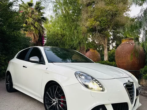 Alfa Romeo Giulietta 1.6 JTDm Sprint Speciale J18