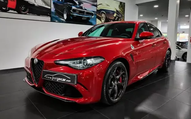 Alfa Romeo Giulia 2018 2.9 Bi-Turbo Quadrifoglio AT8