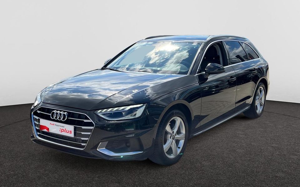 AUDI A4 Avant AUTOMAAT 150PK CARPLAY GPS CAMERA SENSOREN TREKHAAK