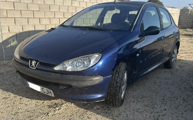 PEUGEOT 206 1.4 X-Line