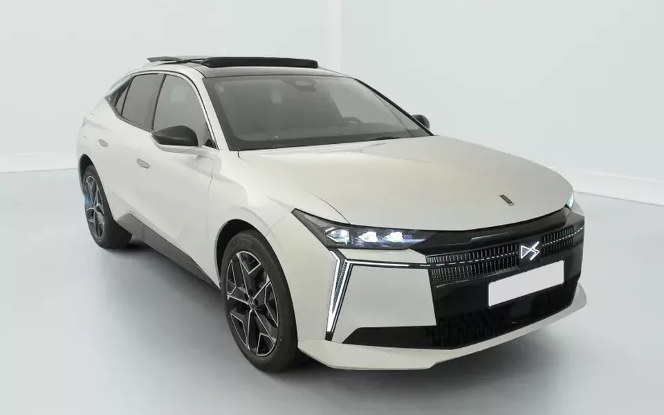 DS N°4 Hybride 145 e-DCT6 Etoile - Alcantara Zéro km immatriculé