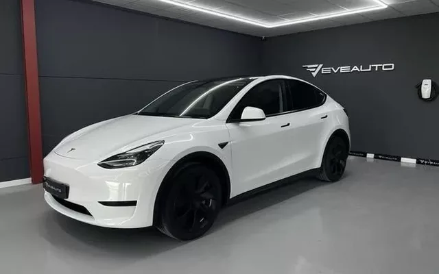 TESLA Model Y RWD tracción trasera acabado Premium