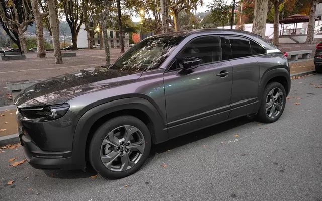 Mazda MX-30 e-Skyactiv Makoto Urban Expression