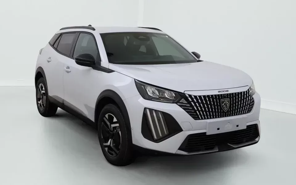 Peugeot 2008 Allure 1.2 Turbo 100 hp Man.6 Zéro km immatriculé