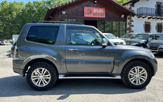 MITSUBISHI Montero Montero 3.2DI-D Kaiteki 5AT 190