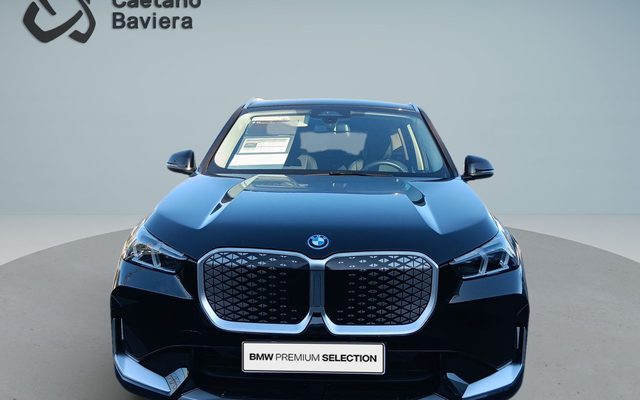 BMW iX1