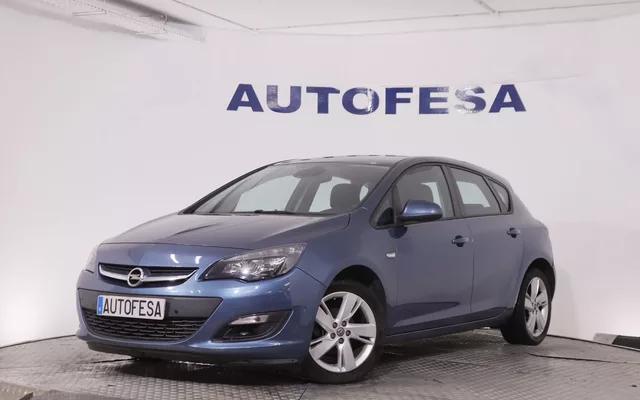 Opel Astra 1.4T SELECTIVE 140CV 5P # NAVI,PARKTRONIC,CAMARA TRASERA