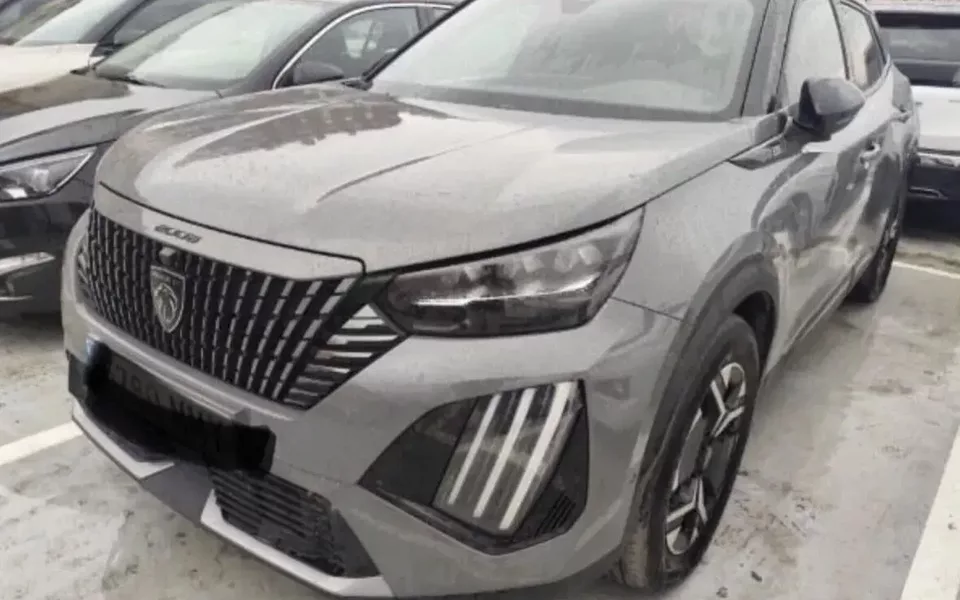 Peugeot e-2008 54 kWh GT