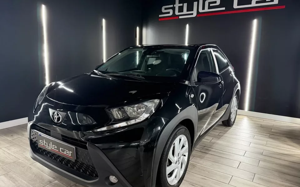 TOYOTA Aygo X Cross 1.0 VVTI 72CV Play