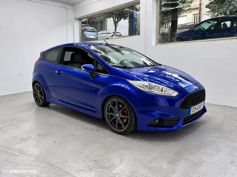 Ford Fiesta 1.6 EcoBoost c/ Pack Pele Desportiva ST