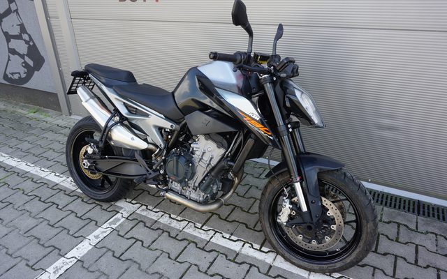 KTM Duke 790