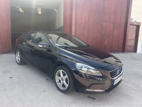 VOLVO V40 V40 D2 Momentum 120