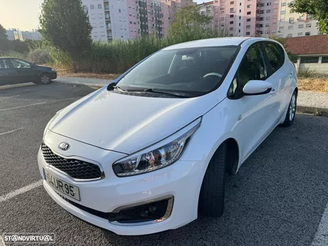 Kia Ceed 1.0 T-GDI Nav Line