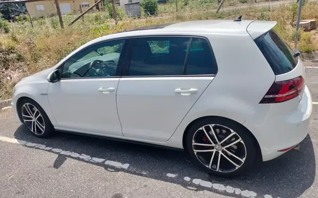 Volkswagen Golf 2013 2.0 TDI DPF BlueMotion DSG Comfortline