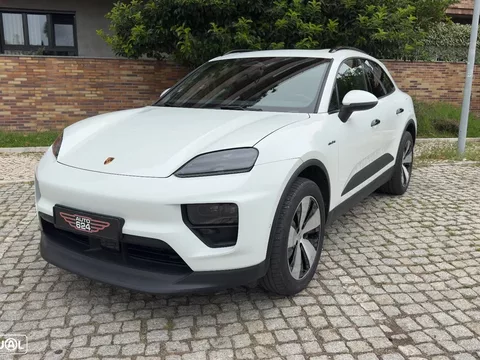 Porsche Macan Electric 4