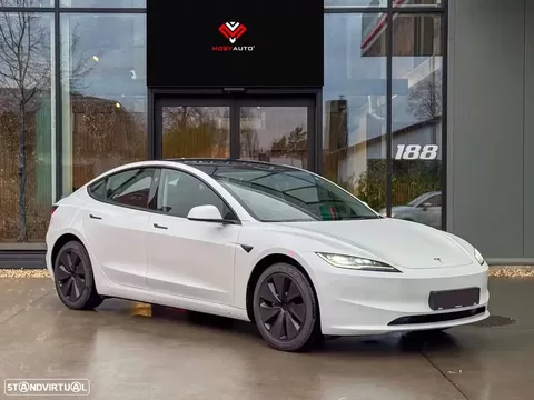 Tesla Model 3 Tração Traseira