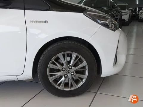 TOYOTA Yaris Yaris 100H 1.5 Active Tech