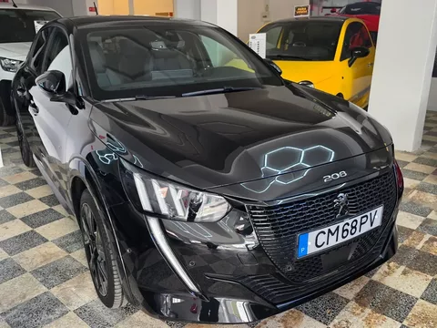 Peugeot e-208