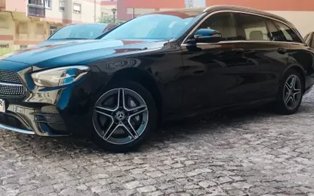 Mercedes-Benz E 300 2022 de 9G-TRONIC AMG Line