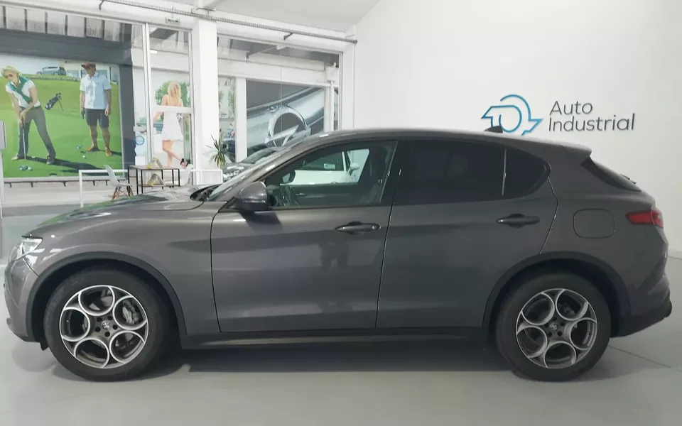 Alfa Romeo Stelvio 2.2 D Sprint AT8