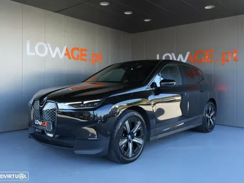 BMW iX xDrive 40 Pack Desportivo