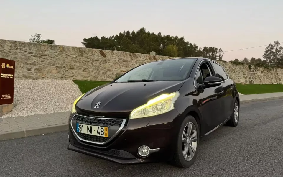 Peugeot 208